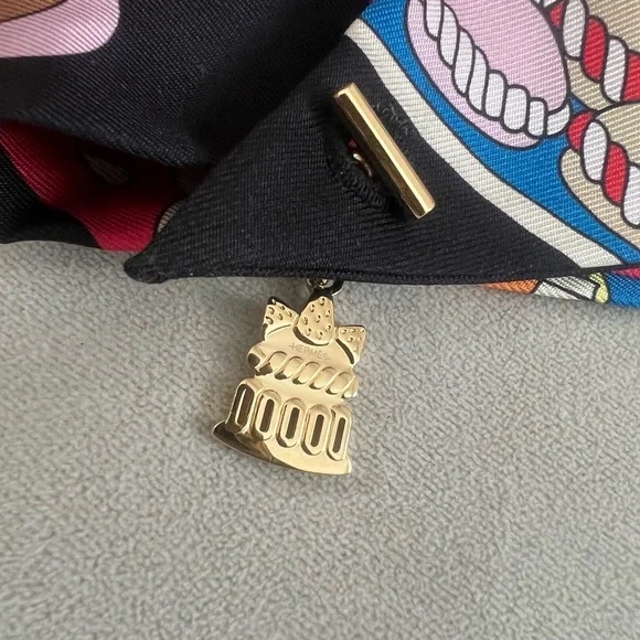 Hermès La Patisserie Francaise Chaem Silk Twilly - Picture 5 of 6